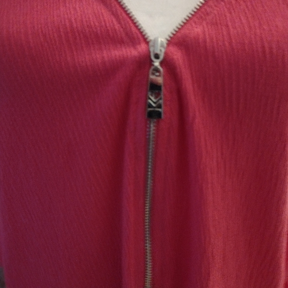 NWOT-Ladies top size 3XL - Picture 2 of 5
